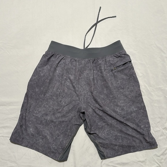 Lululemon T.H.E. 9” Short - Picture 4 of 5